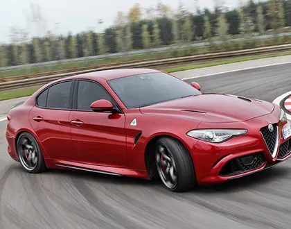 GT GIULIA QUADRIFOGLIO VERDE
